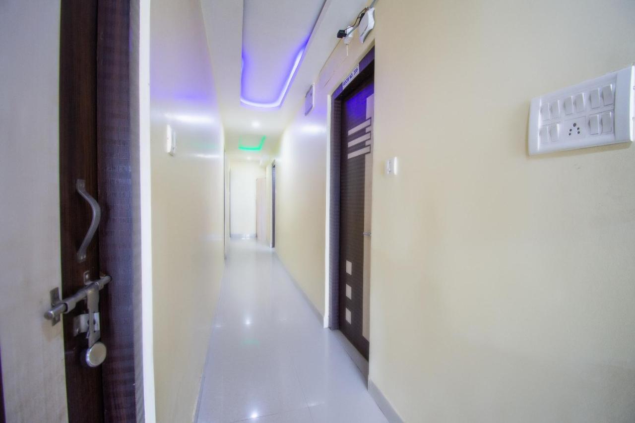 Capital O 67892 Hotel Sujata Тарапит Экстерьер фото